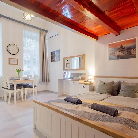 Dob With Ac דירה